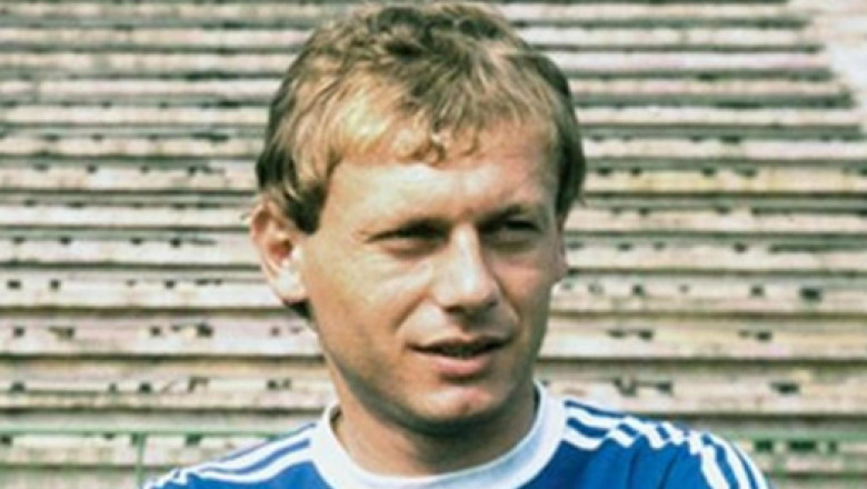 Vandalizarea mormântului lui Ilie Balaci, cercetări în curs 1 crucea de pe mormantul lui ilie balaci a fost vandalizata politistii fac cercetari pentru profanare de morminte 69c0e6e4c550a