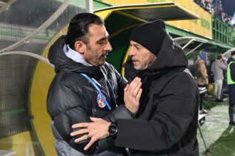 exclusiv el e antrenorul sezonului in superliga sa nu uitam ca a facut treaba asta 69c2ff3409000