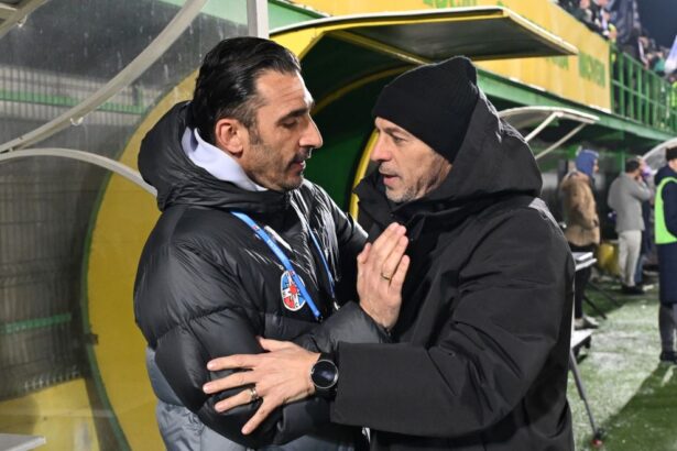 exclusiv el e antrenorul sezonului in superliga sa nu uitam ca a facut treaba asta 69c2ff3409000