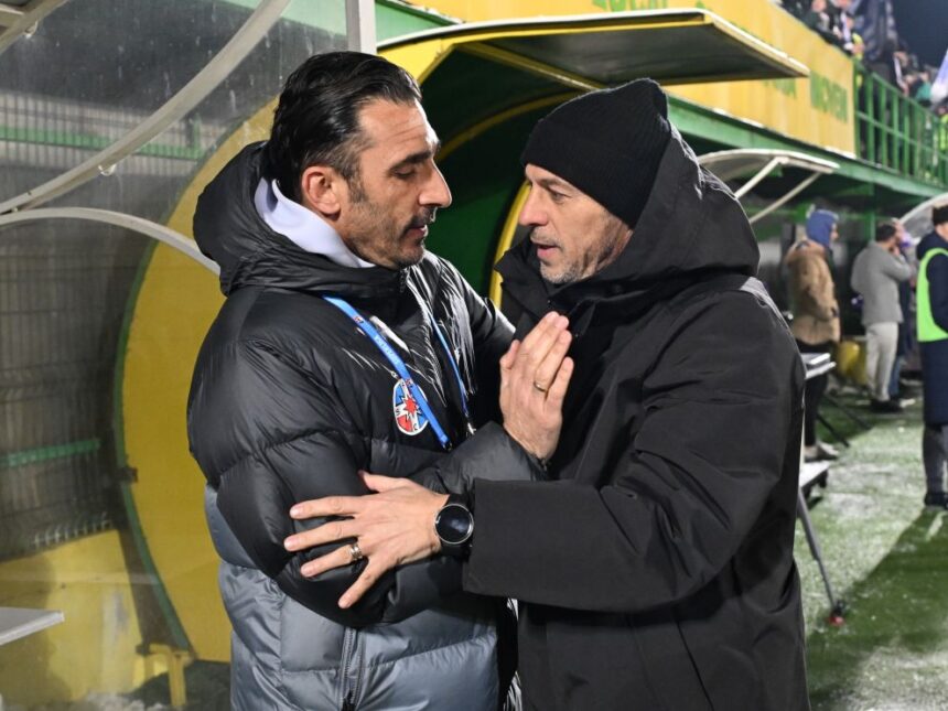 exclusiv el e antrenorul sezonului in superliga sa nu uitam ca a facut treaba asta 69c2ff3409000