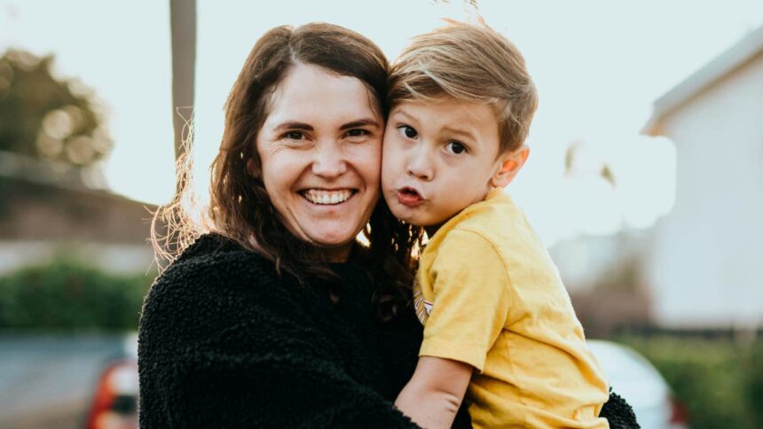 7 obiceiuri ale părinților care cresc copii recunoscători 1 experts say parents who raise grateful kids who dont think the world owes them anything usually do these 7 things 69c696208a212