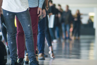 rata somajului a crescut la 63 in romania in ultimul trimestru din 2025 aproape 30 dintre tineri nu au un loc de munca 69b7d0fd51e1d