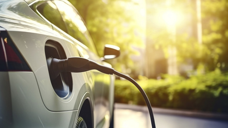 Scumpirea carburanților impulsionează vânzările de mașini electrice 1 scumpirea carburantilor creste vanzarile de masini electrice daca o incarc ma costa 100 de lei daca ii bag benzina ma costa 1 000 69c765fb7c3e3