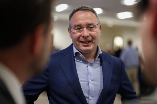 trump whistleblower alex vindman sitting on the sidelines was not an option 69c11f976d358