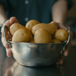 video au aparut primii cartofi noi romanesti in piete si supermarketuri pretul e cu 40 mai mare decat anul trecut cat costa kilogramul 69c22bcdc3dbf