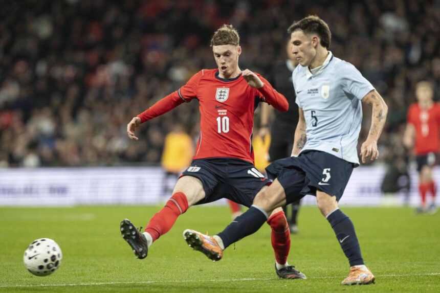 video confuzie totala a vazut doua galbene in anglia uruguay dar n a fost eliminat 69c79c7774ded